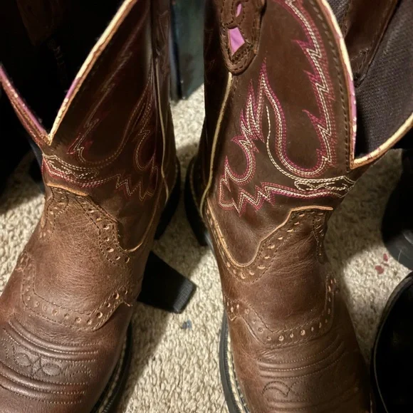 Justin Boots Brown and Pink Women's Shoes - Picture 2 of 3